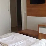 Palace - Halal Hotel *