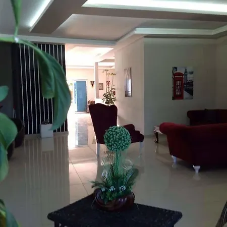 Palace - Halal Hotell