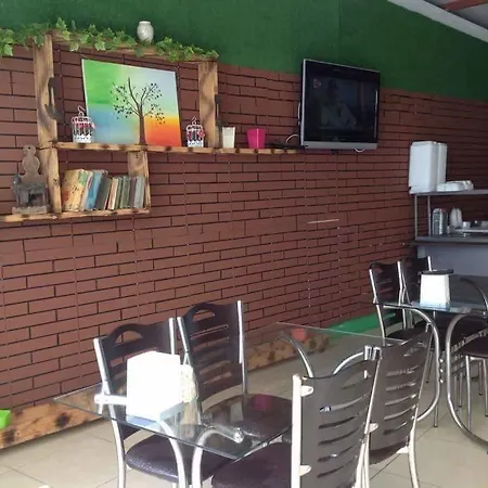 Palace - Halal Ξενοδοχείο *