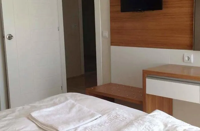 Palace - Halal Hotel *